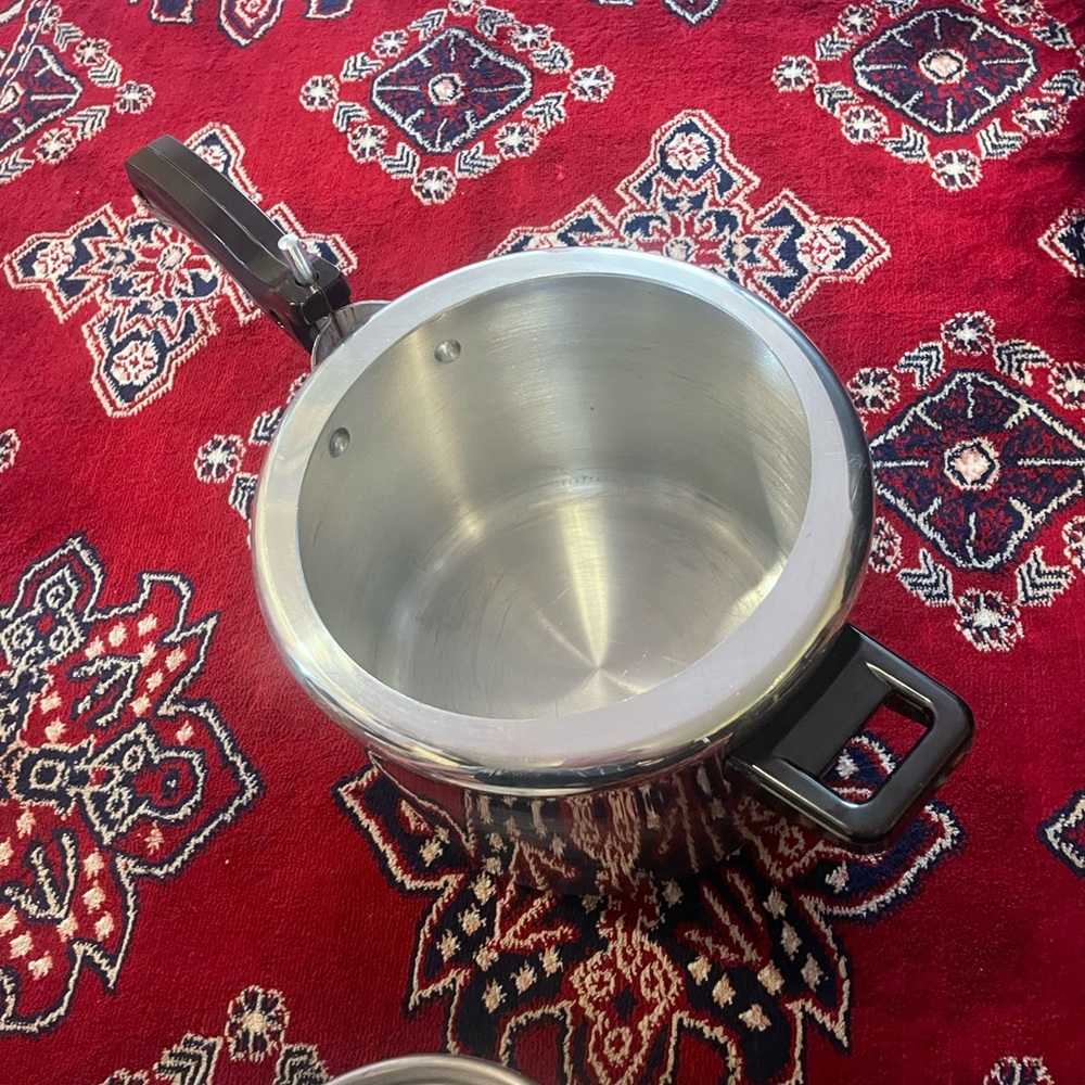 Pressure cooker - Picture 3 of 4